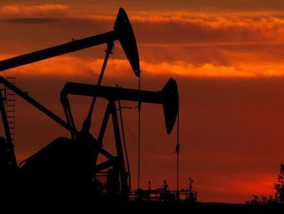 ¿Por qué el petróleo está bajando tanto de precio?