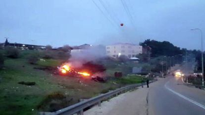 Imagen de un vídeo del lugar donde se estrelló el caza F-16 en el norte de Israel.
