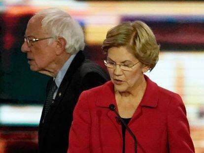 Elizabeth Warren y Bernie Sanders, en un debate en New Hampshire. En vídeo, el análisis de cuatro especialistas sobre el candidato Sanders.