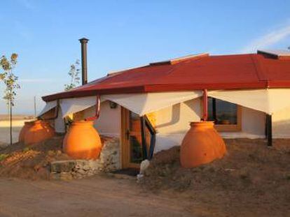 Casas hechas de cáñamo en Sepúlveda, del arquitecto Ricardo Higueras.