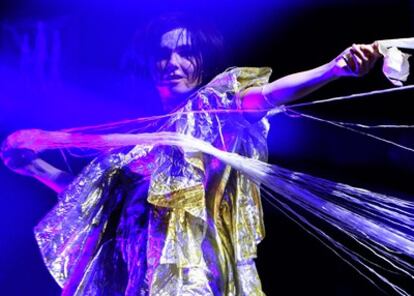 Björk, durante un concierto en Madrid en el año 2007.