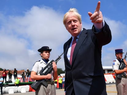 El primer ministro británico, en su llegada a Biarritz para acudir a la cumbre del G7.