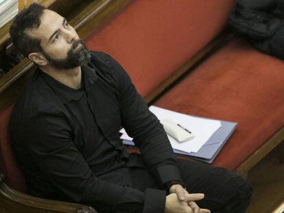 Albert López, durante el juicio que se celebra en la Audiencia de Barcelona. En vídeo, declaraciones de una compañera de prisión de Rosa Peral durante el juicio.