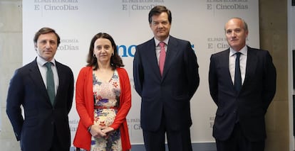 Antonio Sánchez Recio, socio responsable de Construcción y Servicios de PwC España; Rosa Vidal, socia directora del área de Derecho Público de Broseta; Juan José Clavería, director de concesiones de Acciona y Julián Nuñez, presidente de la Asociación de Empresas Constructoras y Concesionarias de Infraestructuras (Seopan). 
 