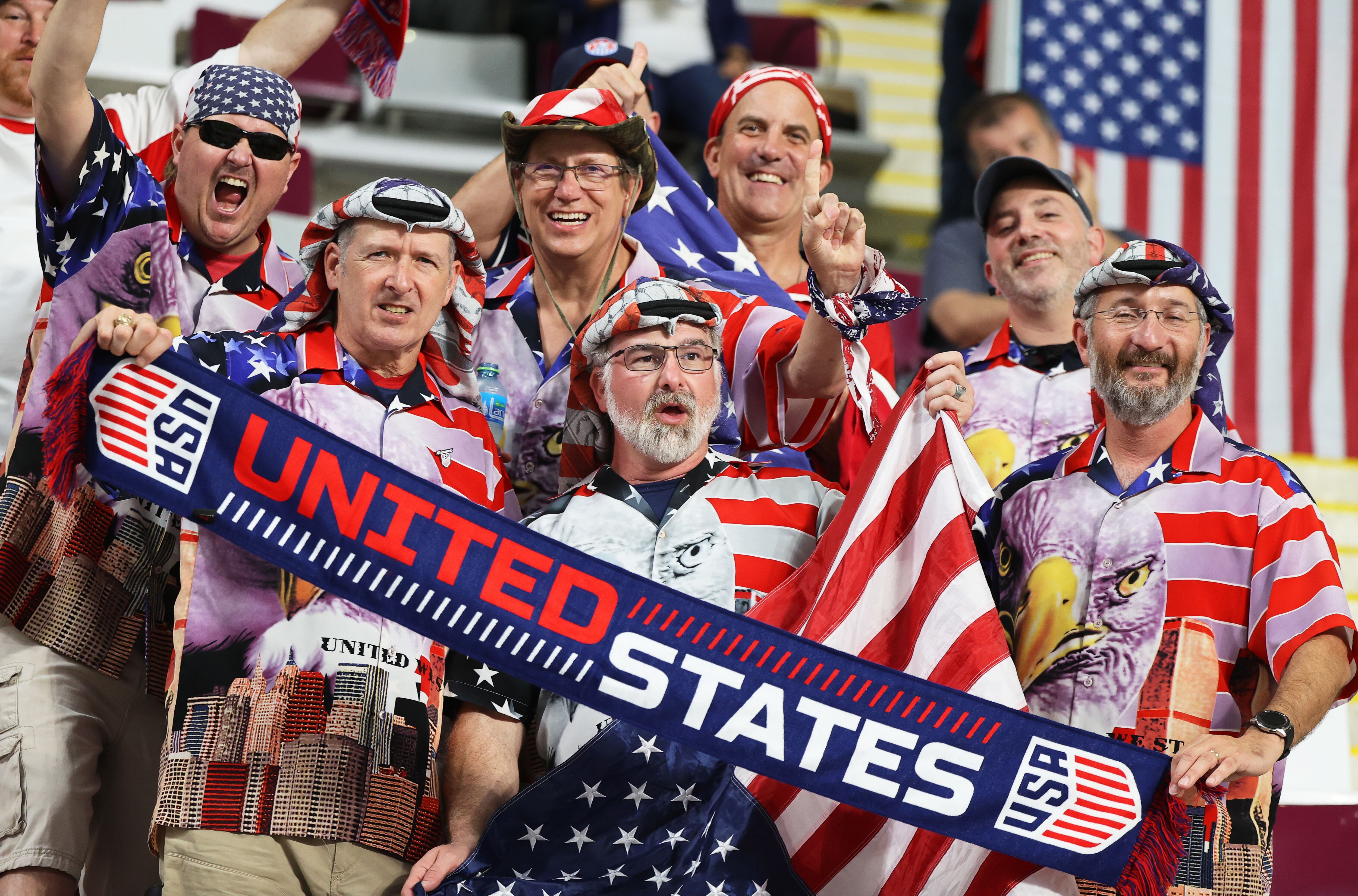 Aficionados de Estados Unidos antes del partido.