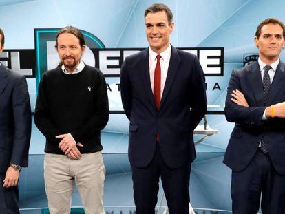 De izquierda a derecha, Pablo Casado, Pablo Iglesias, Pedro Sánchez y Albert Rivera antes de comenzar el debate de Atresmedia.