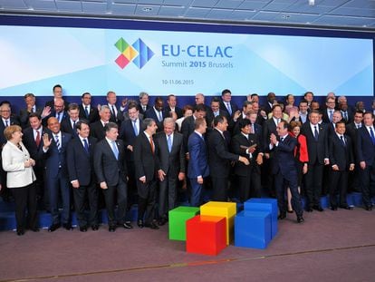 Mandatarios europeos y latinoamericanos reunidos en Bruselas (Bélgica) en junio de 2015.
