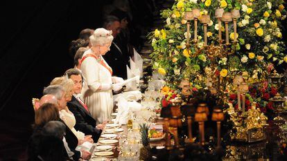 Banquete de estado ofrecido por la reina Isabel II al entonces presidente de Francia, Nicolas Sarkozy, y su esposa, Carla Bruni, en el castillo de Windsor, el 26 de marzo de 2008.
