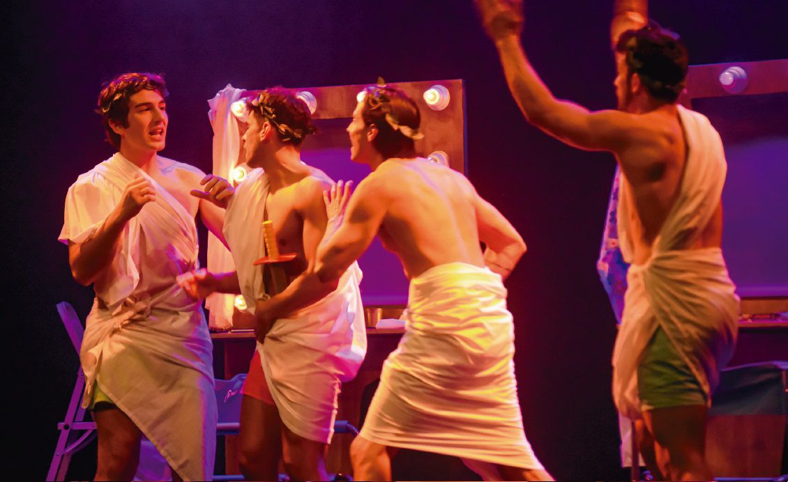 Vencer a la censura en calzoncillos: ‘Qué difícil es’ logra 30 nuevas solicitudes, 10 funciones confirmadas y regresa a Madrid