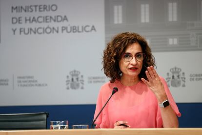 María Jesús Montero, tras la Conferencia Sectorial que abordó el reparto de fondos europeos con las comunidades autónomas, en agosto de 2021.