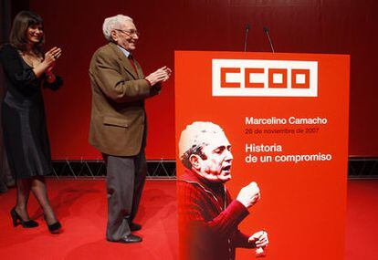 El ex presidente de CC OO, Marcelino Camacho, durante el homenaje que le rindieron en 2007 sindicalistas y políticos en Madrid.