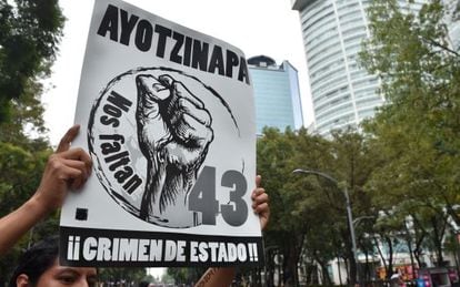 Manifestación en México en el aniversario de Iguala, el 26 de septiembre