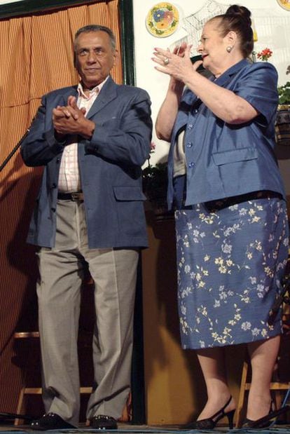 Rafael <i>El Negro</i> junto a su esposa, Matilde Coral, en 2005.