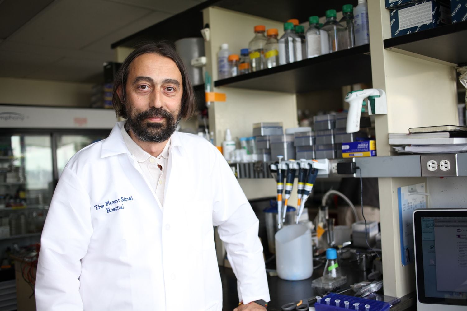 Adolfo GarcÃ­a-Sastre, virologue expert en pathogÃ¨nes Ã©mergents au Mount Sinai Hospital Ã  New York.