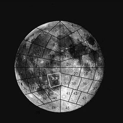 Mapa de las 45 secciones en las que se ha dividido la superficie lunar para el proyecto <i>La Luna para la Humanidad</i>. España participará con una imagen de la sección 33.
