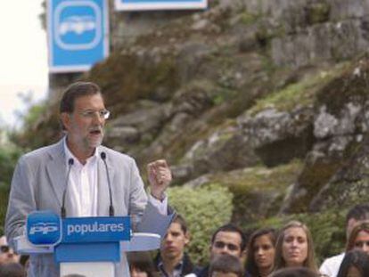 Rajoy, durante su intervención en el acto de arranque de la precampaña en el castillo de Soutomaior (Pontevedra). 