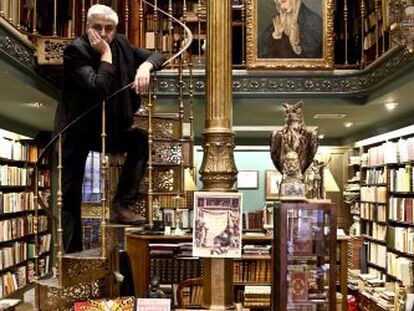 El ilusionista Anthony Blake, en la librer&iacute;a Miguel Miranda de Madrid.