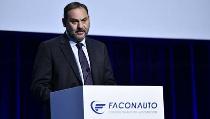 José Luis Ábalos, ministro de Transportes, Movilidad y Agenda Urbana, hoy, en el Congreso de Faconauto. faconauto