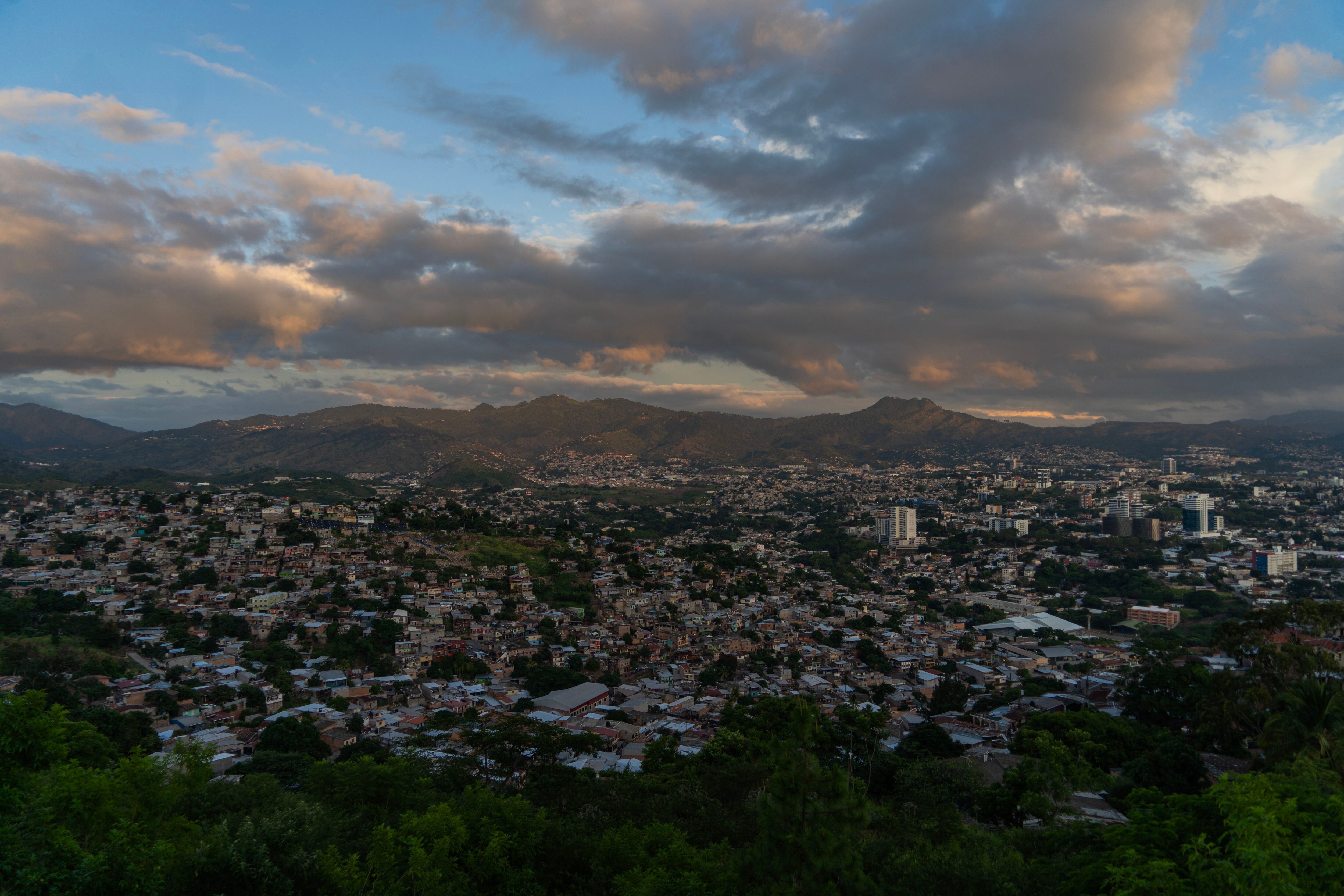 Vista de Tegucigalpa, que vive bajo estado de excepción parcial desde diciembre de 2022.  