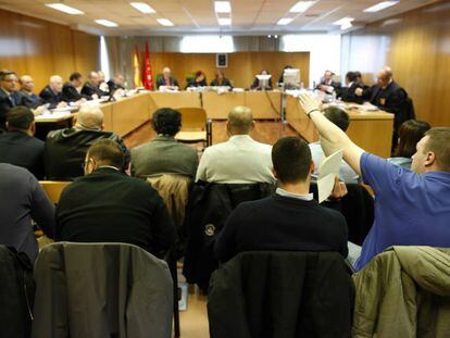 Juicio en la Audiencia Provincial contra los 15 acusados de asaltar la sede del Gobierno catalán en la librería Blanquerna de Madrid.
