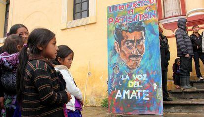 Aproximadamente 2.000 indigenas tzotziles marchan exigiendo la liberacion del Profesor Alberto Patishtán en el centro de San Cristobal de Las Casas.