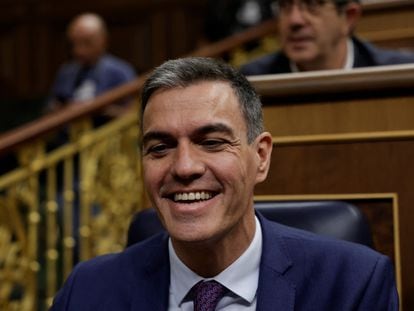 El presidente del Gobierno en funciones, Pedro Sánchez, durante el debate de investidura en el Parlamento en Madrid, España, este viernes.
