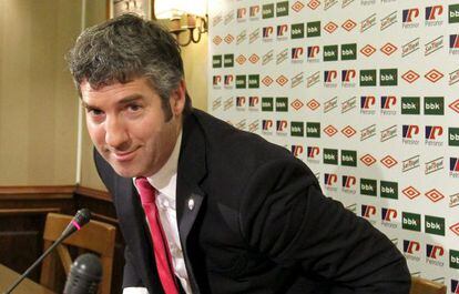 Josu Urrutia, durante la rueda de prensa ofrecida hoy, en la sede del club. 