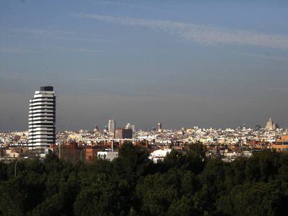 La contaminación de Madrid, desde el Parque Lineal del Manzanares en Villaverde