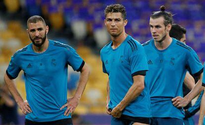 Benzema, Cristiano y Bale, en el entrenamiento en Kiev. 