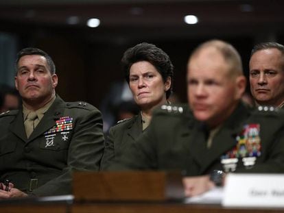 Generales del Cuerpo de los Marines durante su comparecencia ante el Comité de Fuerzas Armadas del Senado.