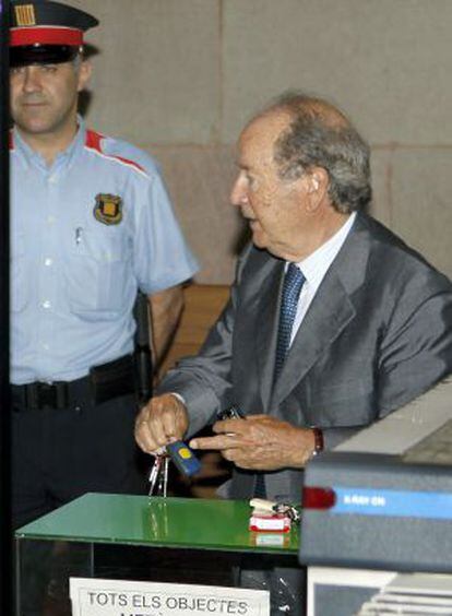 José Luis Núñez, a su llegada a la Audiencia de Barcelona para asistir a una sesión del juicio.