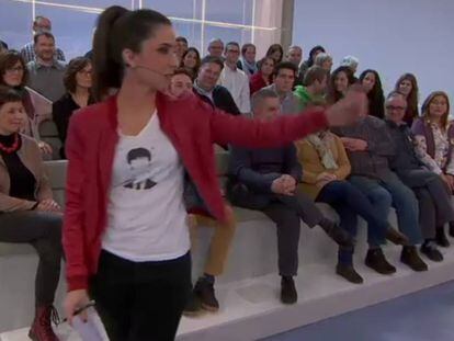 Laura Rosel amb la samarreta de Puigdemont.