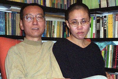 El Nobel de la Paz Liu Xiaobo y su esposa, Liu Xia, en octubre de 2002 en Pekín.