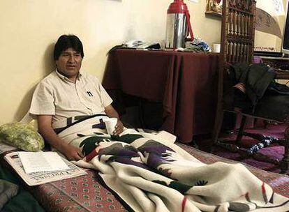 El presidente de Bolivia, Evo Morales, ofrece una rueda de prensa durante su segundo día en huelga de hambre