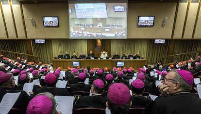 El Papa clausura una asamblea ordinaria de obispos el 27 de octubre.