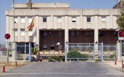 Fachada del Centro de Internamiento de Extranjeros de Murcia.