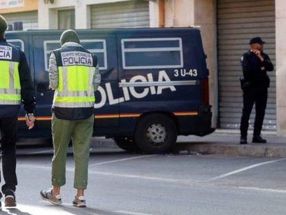 Momento de la detención del presunto yihadista en Mataró.