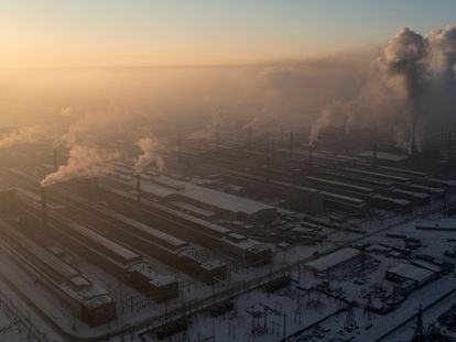 Una fábrica de aluminio de la firma rusa, Rusal, el mayor productor de aluminio, en Siberia.