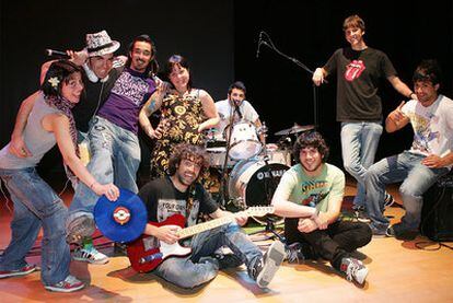 Miembros de varios grupos de música participantes en el concurso de la Universidad de Alicante.