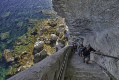 Escalera del Rey de Aragón, en Bonifacio (Córcega).