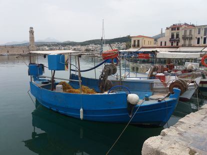 Un puerto pesquero en la isla griega de Creta.