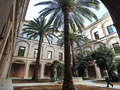 El claustro del Museo de Bellas Artes de Valencia. 