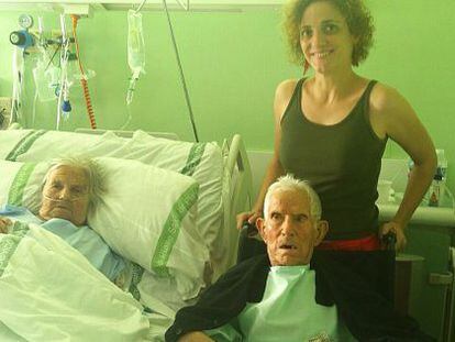 Silvestra y Silvestre (y Celia, nieta de este) en el hospital de Plasencia.