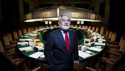 Darío Villanueva, elegido el pasado jueves nuevo director de la RAE, en el salón de plenos.