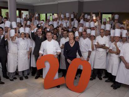 El equipo del restaurante Martin Berasategui en la celebración de su 20 aniversario. 