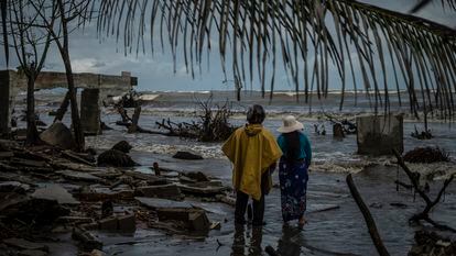 Restos de casas destruidas por el mar en la colonia El Bosque, Tabasco, en noviembre de 2022.