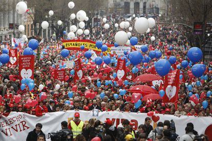 Miles de personas protestan en Madrid contra la nueva legislación del aborto.
