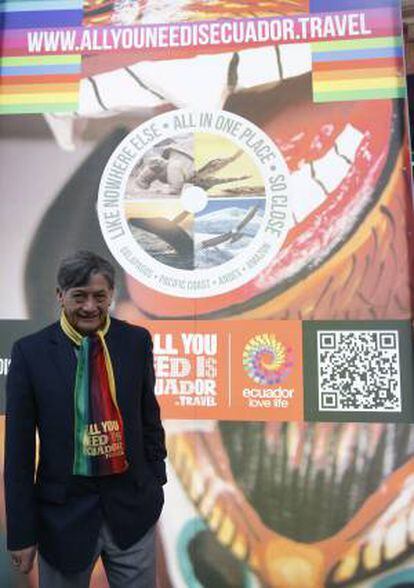 El embajador de Ecuador en España, Miguel Calahorrano, durante la presentación hoy en la estación de Atocha de Madrid, de la
la campaña turística de Ecuador bajo el lema "Allyouneedis Ecuador", inspirada en la canción de los Beatles (All you need is Love"), que será lanzada en 12 capitales del mundo y 7 ciudades ecuatorianas.