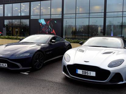 Coches de Aston Martin aparcados en la factoría de St Athan, Gales. 
 