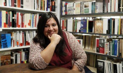 Elena Flores, presenta en La Libreria, el poemario &#039;Redes&#039;.